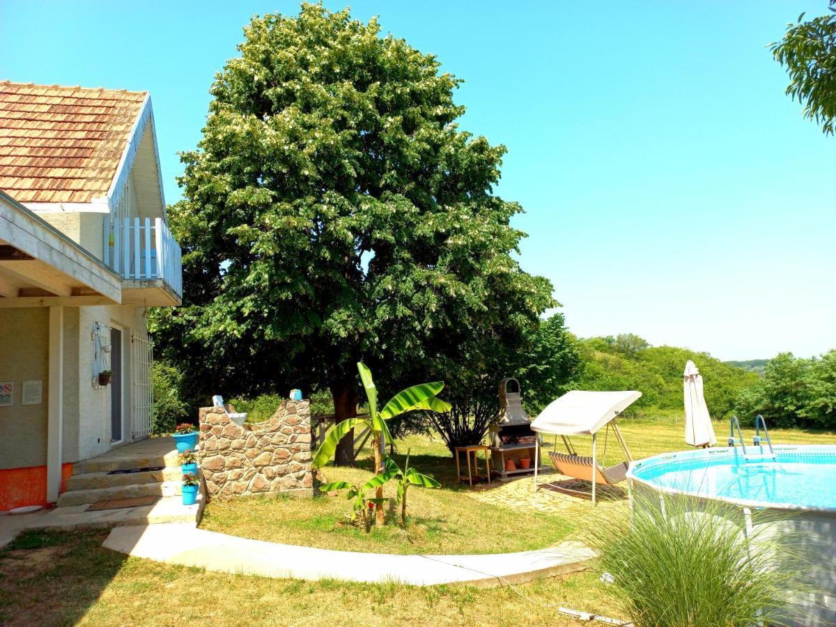 Honey Hill Apartment Fruska Gora Cerevic Exterior foto